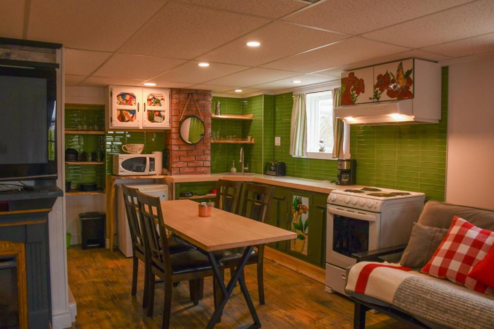Gite Grand Moment Bed and Breakfast Cabano Exterior foto