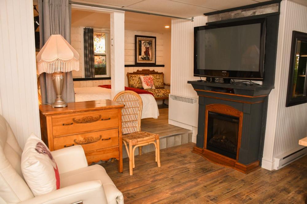 Gite Grand Moment Bed and Breakfast Cabano Exterior foto